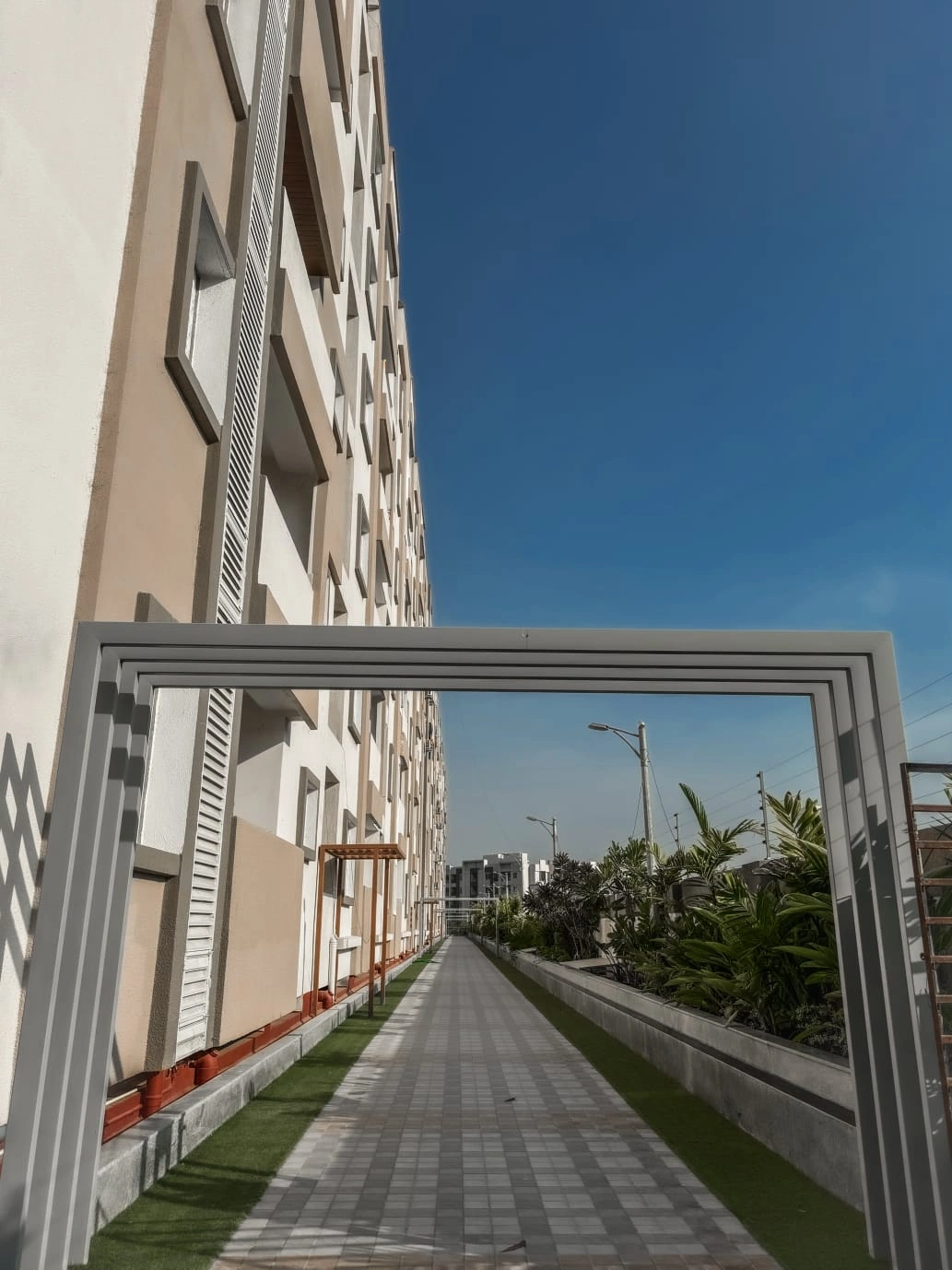 Sterling Abode landscaped courtyard